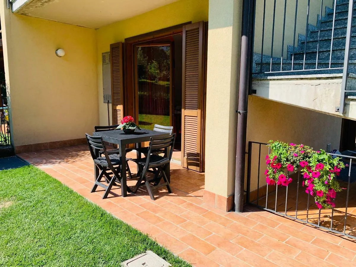 Strawberry House Villa Colico Italy