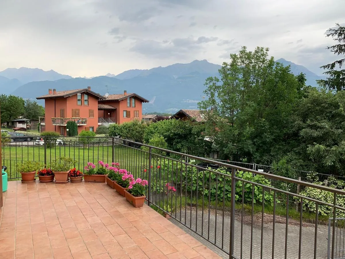 Holiday home Strawberry House Villa Colico Italy